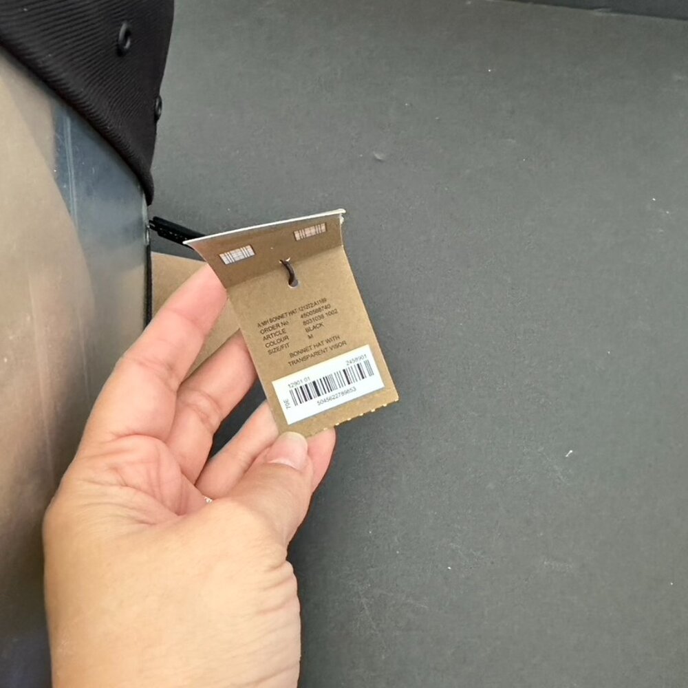 Burberry Logo Bonnet Bucket Hat Clear Visor Size M NEW - Picture 7 of 11